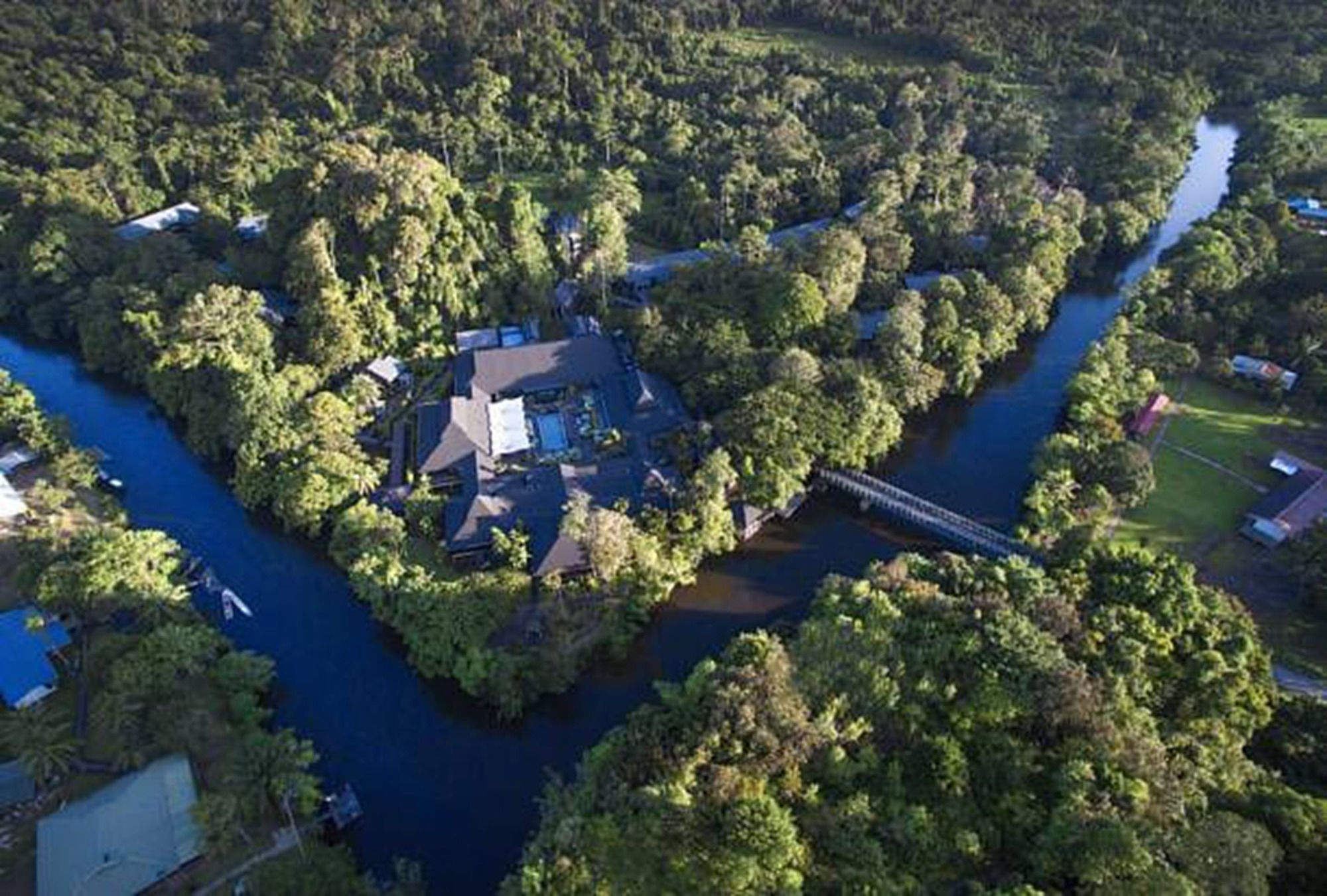 Mulu Marriott Resort y Spa Exterior foto